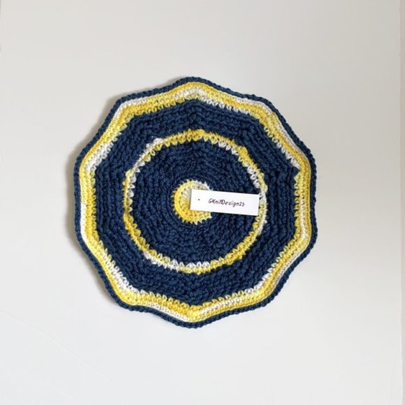 Crochet Trivet, Handmade Housewarming Gifts, Crochet Placemat Kitchen Decor - Picture 4 of 7